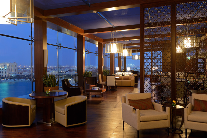 the-ritz-carlton-abu-dhabi-grand-canal-club-lounge