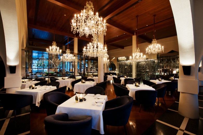 CMU-Dining-The Restaurant-Main Area01