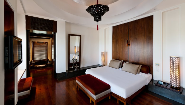 CMU-Rooms-Chedi Club Suite-Bedroom