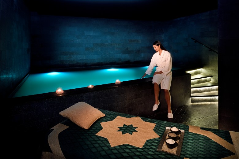JWMM_ Saray spa_ Dead sea floatation pool - Lifestyle
